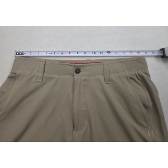 Under Armour Golf Shorts Mens 34 Beige Nylon Poly Stretch Chino LIMITED USE - Picture 4 of 7
